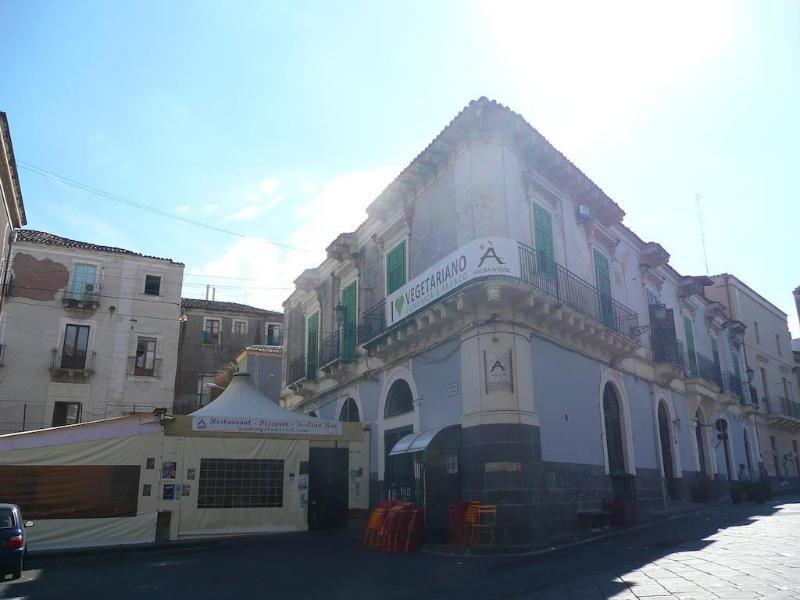 Agora Hostel Catania Exterior foto